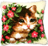 (VER-0006185-2560) Котенок в цветах | Kitten in flowers